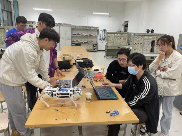 數(shù)控編程與操作實訓(xùn)課程 