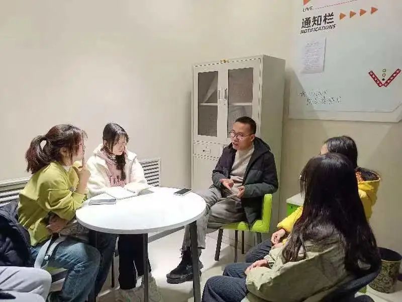 “一站式”學生社區(qū)丨交流互鑒，篤行實干，國際教育與人文學院召開學生干部培訓會