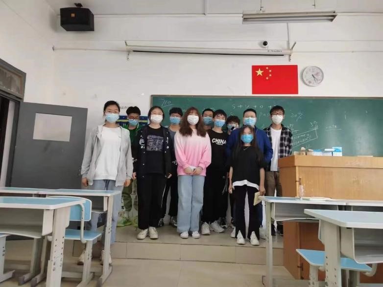 英語(yǔ)社(封面圖及內(nèi)文圖)